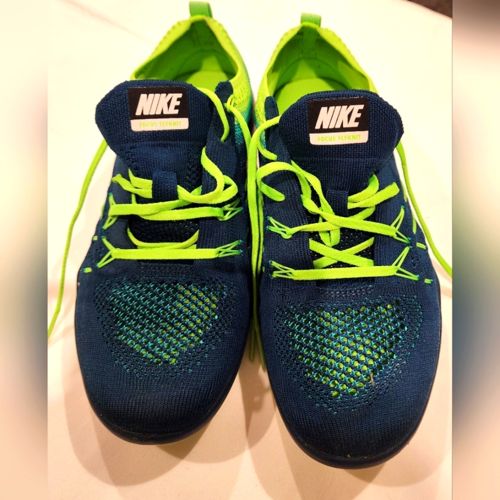 🌟LN🌟NIKE FOCUS FLYNIT NIKE FREE NO FLAWS PRISTINE CONDITION Sz 8.5